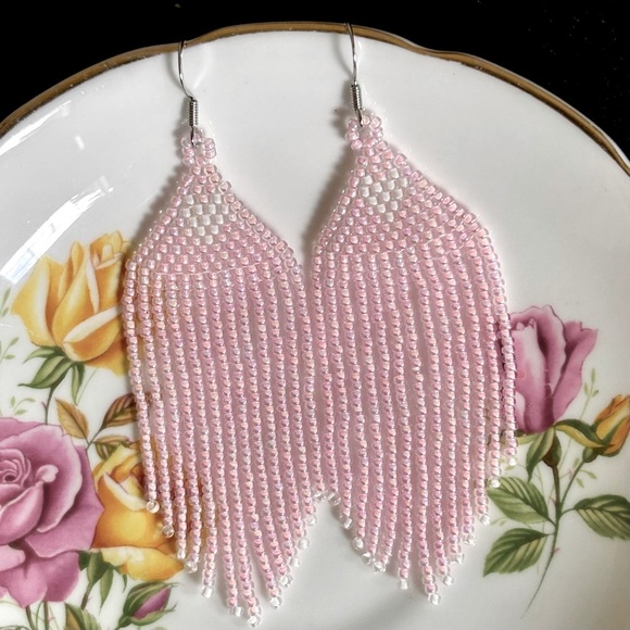 Beaded Handmade Pink White Heart VALENTINE’S Day Dangle Holiday Love Earrings - Picture 1 of 4